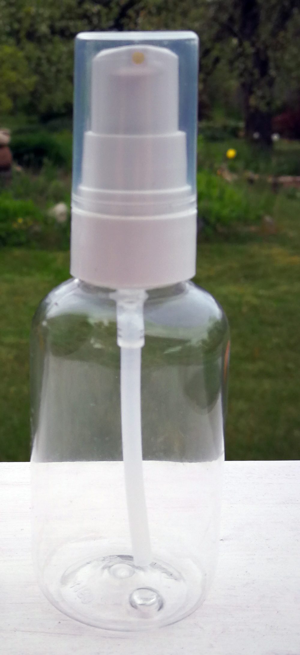 Skaidrus plastikinis buteliukas 30 ml su dispenseriu
